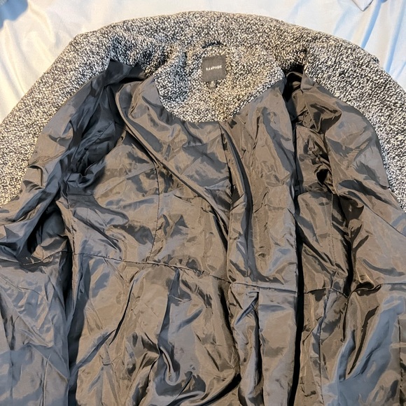 Women’s Fall Jacket - Picture 3 of 5